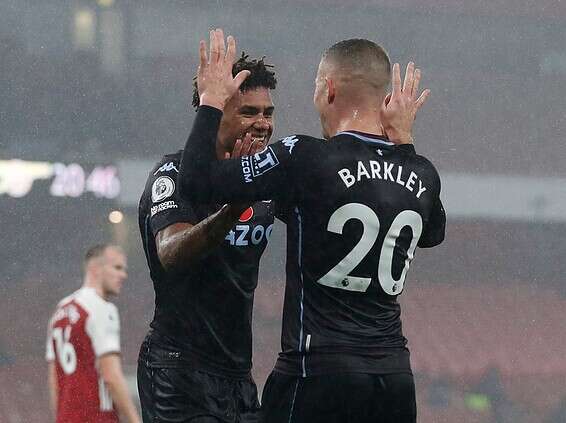 עם בארקלי. עושים מחקר על שחקני הגנה // צילום: אי.פי